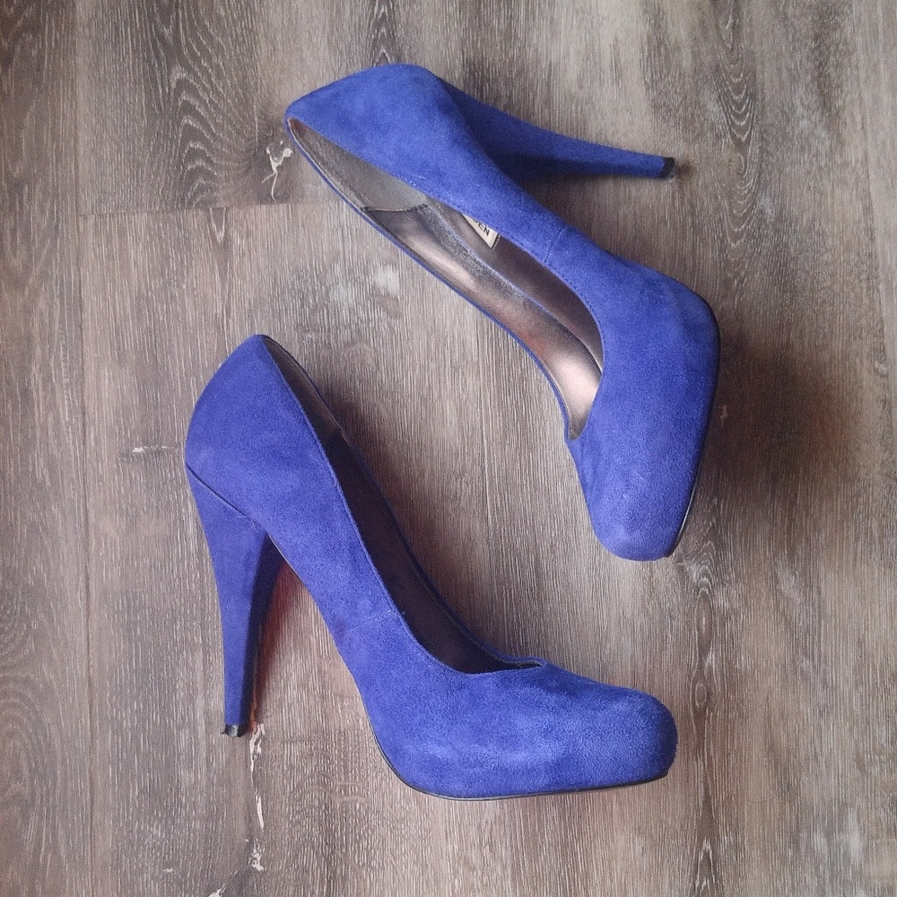 Steve Madden suede blue heels